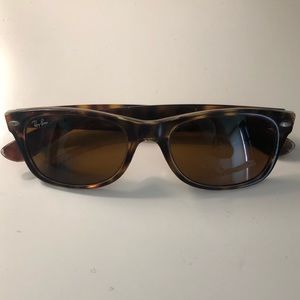 Ray Ban Wayfarer Sunglasses (women’s)